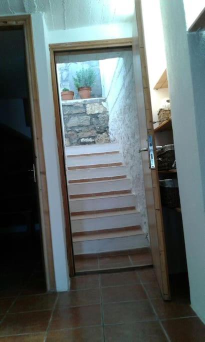 The Yellow Boat House Klima  Exterior foto